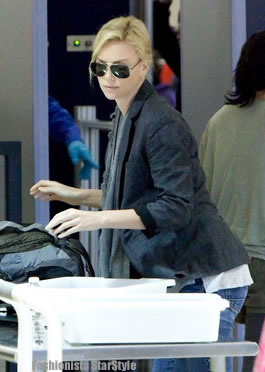 CharlizeTheronFEB11020301