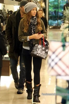 KateBeckinsaleDEC10123001