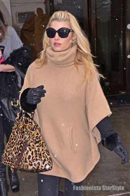 JessicaSimpsonJAN11011102