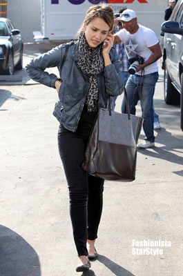 JessicaAlba NOV112902 JessicaAlba NOV112902