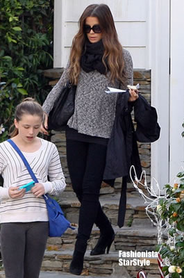 KateBeckinsaleDEC122301