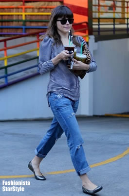 SophiaBush12DEC122402 SophiaBush12DEC122402