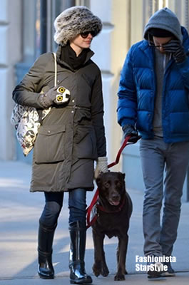 AnneHathaway12DEC122802