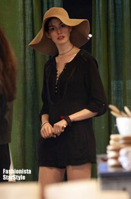 AnneHathaway2FEB13020901