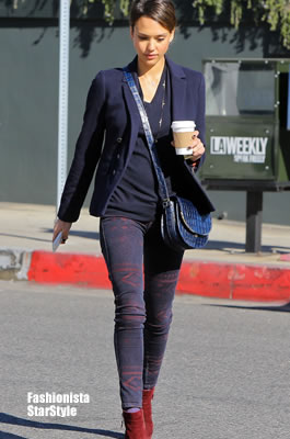 JessicaAlba01JAN13012103