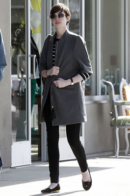 AnneHathaway3MAR13030903 AnneHathaway3MAR13030903