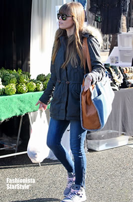 JessicaBiel01JAN13011102