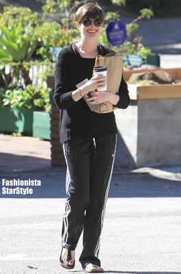 AnneHathaway4APR13041803