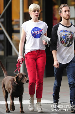 AnneHathaway5MAY2801